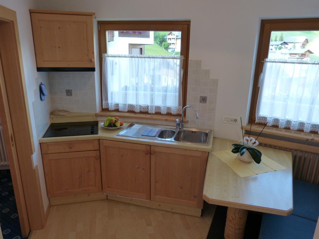 Garni La Dorada Aparthotel Colfosco Kamer foto