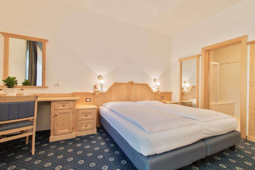 Garni La Dorada Aparthotel Colfosco Kamer foto