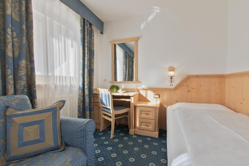 Garni La Dorada Aparthotel Colfosco Kamer foto