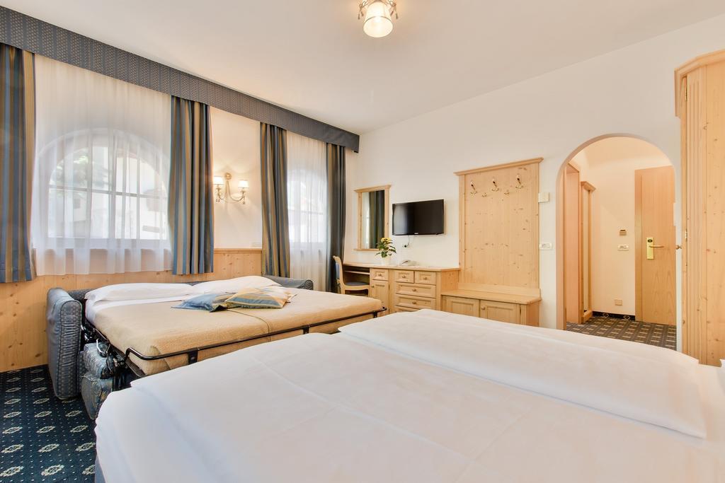Garni La Dorada Aparthotel Colfosco Buitenkant foto