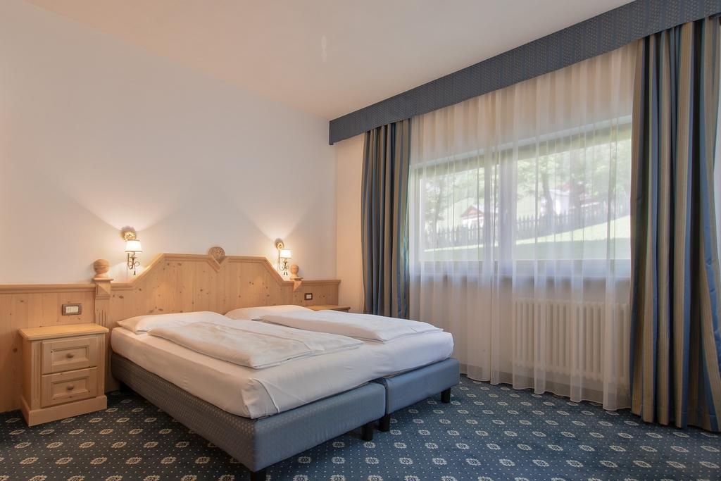 Garni La Dorada Aparthotel Colfosco Buitenkant foto