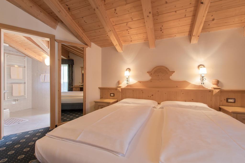 Garni La Dorada Aparthotel Colfosco Buitenkant foto