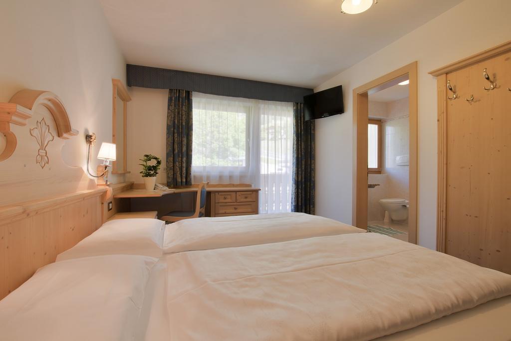 Garni La Dorada Aparthotel Colfosco Buitenkant foto