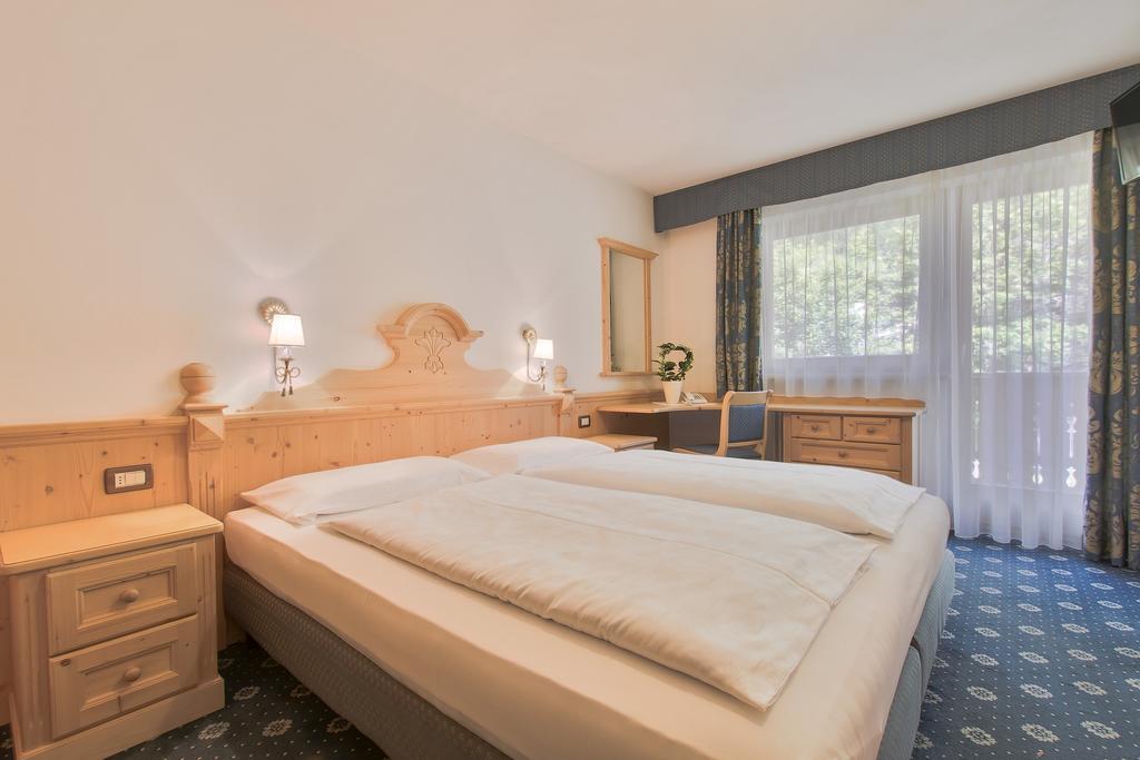 Garni La Dorada Aparthotel Colfosco Buitenkant foto