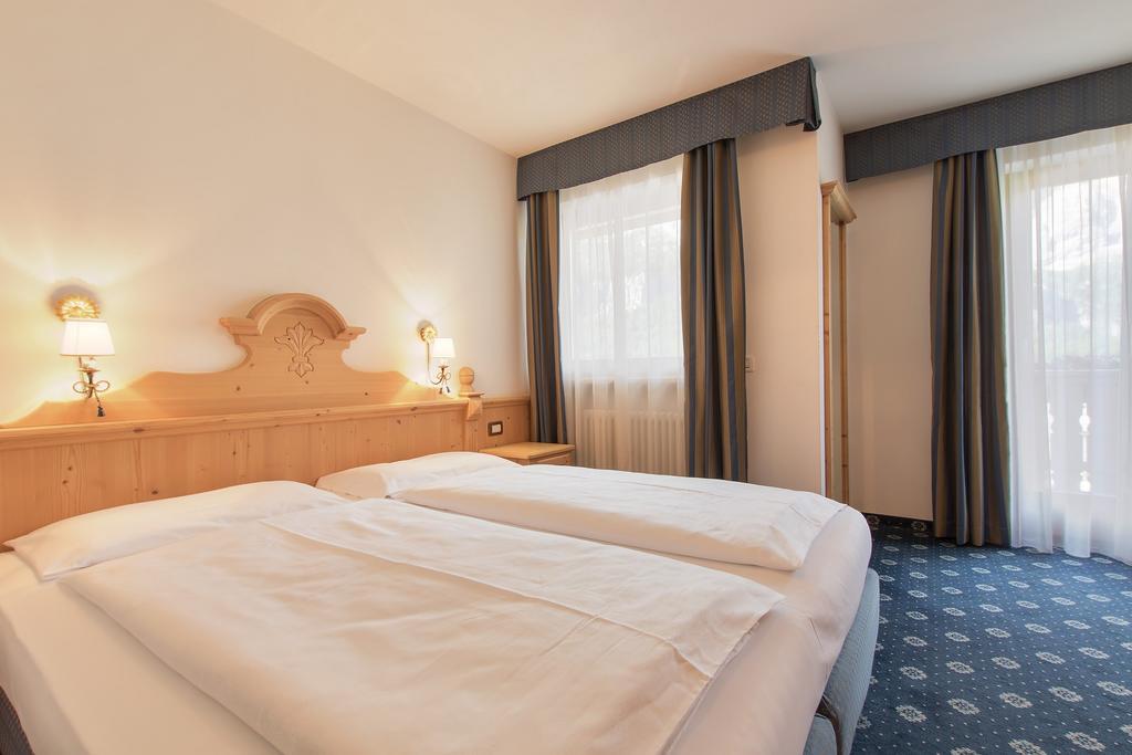 Garni La Dorada Aparthotel Colfosco Buitenkant foto