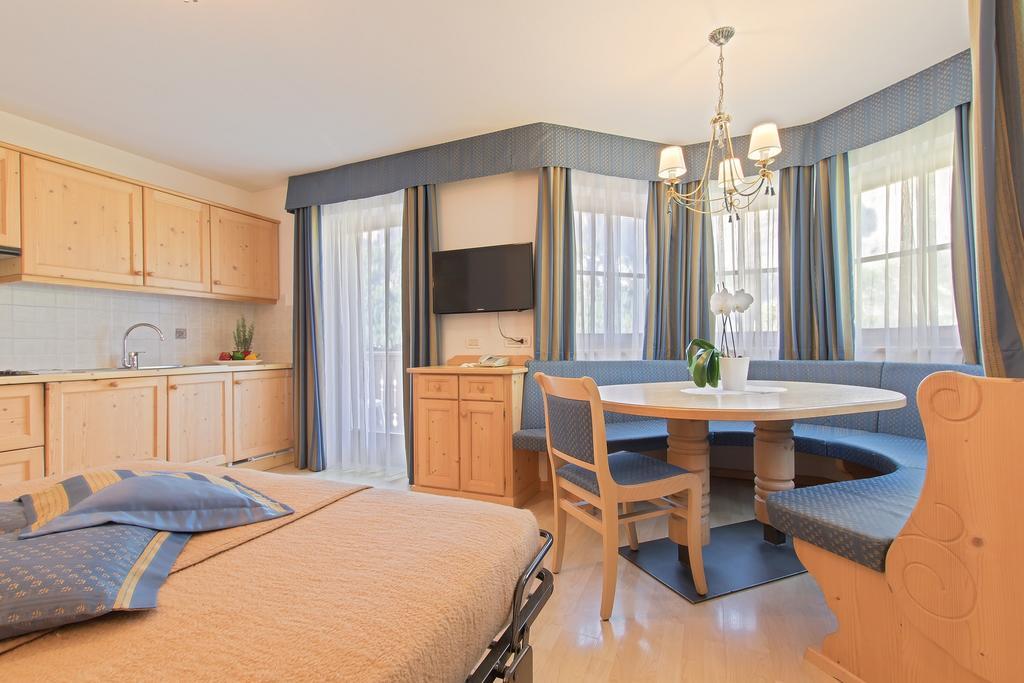 Garni La Dorada Aparthotel Colfosco Kamer foto