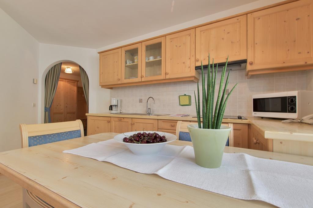 Garni La Dorada Aparthotel Colfosco Kamer foto