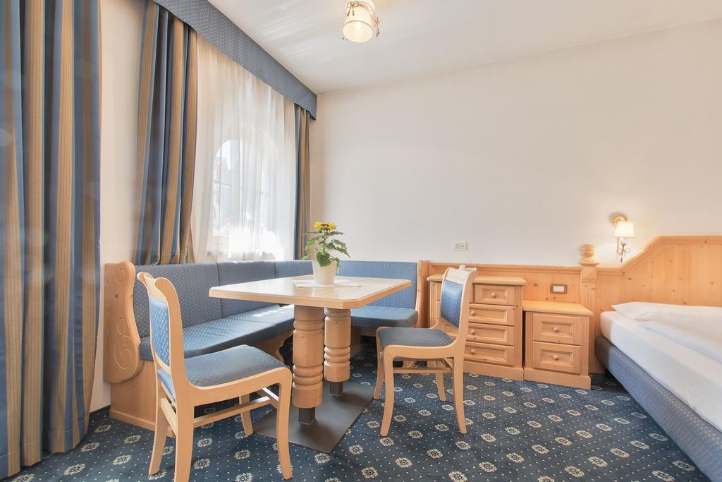 Garni La Dorada Aparthotel Colfosco Buitenkant foto