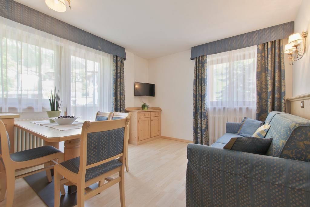 Garni La Dorada Aparthotel Colfosco Buitenkant foto