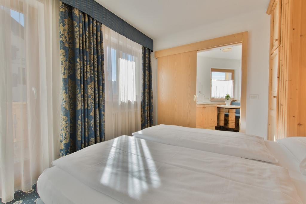 Garni La Dorada Aparthotel Colfosco Buitenkant foto